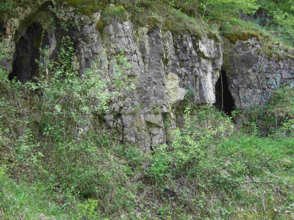 Вълчанова пещера