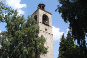 църква Света Троица, подходяща за посещение по време на почивка в Банско